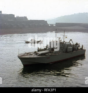 La MARINE ROYALE Schnellboot / bateau de patrouille rapide Attaque Rapide / Brave-Class - Artisanat - HMS Brave Samurai P1012 Banque D'Images