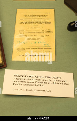 Musée de la médecine militaire, caserne Keogh, Mytchett, Surrey, UK. Certificat de vaccination appartenant à Montgomery d'Alamein (Monty). Banque D'Images