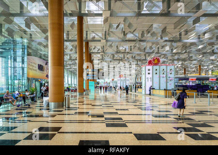 Singapour - Janvier 2019 : l'aéroport de Singapour Changi architecture et passagers. Singapour. L'aéroport de Changi est l'un des plus grands aéroports en Asie. Banque D'Images