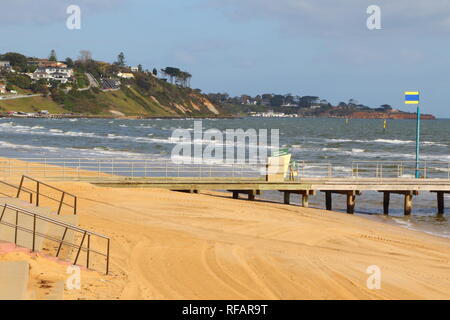 Frankston, Victoria, Australie. 13 mai, 2016. Vue sur la plage. Frankston est souvent désignée comme la porte d'entrée de la Péninsule de Mornington - une péninsule située au sud-est de Melbourne, Victoria, Australie. Frankston est une banlieue de Melbourne-extérieur étant à 55 km au sud-est de la centre-ville de Melbourne. Credit : Keith Mayhew SOPA/Images/ZUMA/Alamy Fil Live News Banque D'Images