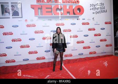 Madrid, Espagne. 24 janvier, 2019. Lorena Gomez, chanteur espagnol, assistait à la première, posant dans le photocall. Un film réalisé par Juana Macias avec Jordi Sánchez, Silvia Abril, Daniel Guzmán, Malena Alterio. Credit : Jesús Encarna/Alamy Live News Banque D'Images