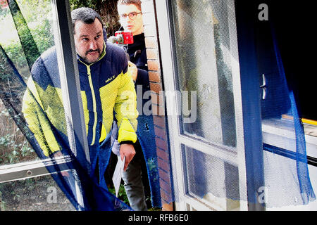 Rome, Italie. 25 Jan 2019. Matteo Salvini Rome 25 janvier 2019. Ministre de l'Intérieur offre à la Municipalité de Rome, les clés d'une villa séquestré pour un membre du clan mafieux. Foto Samantha Zucchi Insidefoto insidefoto Crédit : srl/Alamy Live News Banque D'Images