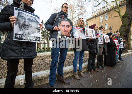 Londres, Royaume-Uni. 25 Jan, 2019. Des représentants de la PEN protester contre la manière dont l'Arabie saoudite traite les écrivains et journalistes .Ils appellent aussi à l'Organisation des Nations Unies à intiate une enquête indépendante sur la mort de Jamal Khashoggi. Crédit : George Cracknell Wright/Alamy Live News Banque D'Images