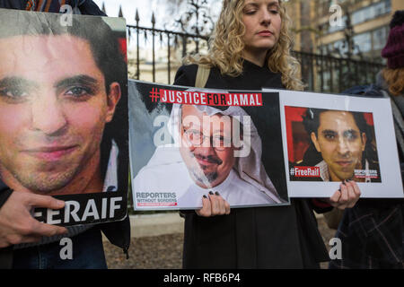 Londres, Royaume-Uni. 25 Jan, 2019. Des représentants de la PEN protester contre la manière dont l'Arabie saoudite traite les écrivains et journalistes .Ils appellent aussi à l'Organisation des Nations Unies à intiate une enquête indépendante sur la mort de Jamal Khashoggi. Crédit : George Cracknell Wright/Alamy Live News Banque D'Images