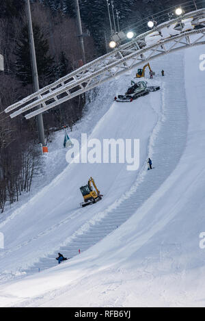 Schladming, Styrie, Autriche. 25 Jan, 2019. Travaux de construction et le transport par hélicoptère sur le stade avant l'Nightrace Planai à Schladming, Coupe du Monde de Slalom nocturne 29.01.2019 - 22ème Slalom nocturne sur le crédit de Planai : Tomasz Live News Alamy/Koryl Banque D'Images