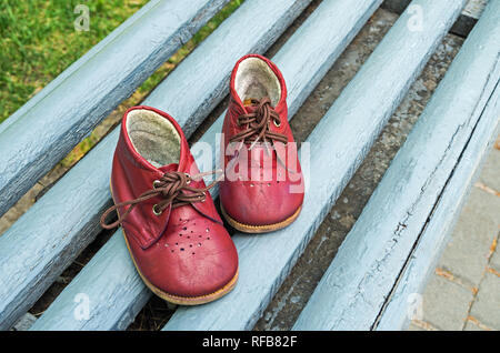 Les petites chaussures pour enfants concu pour les enfants de 1 a 3 ans Photo Stock Alamy