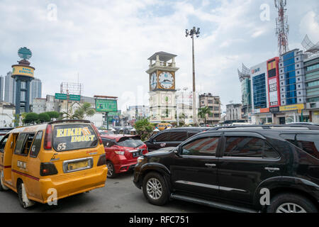 Jakarta, Indonésie - Janvier 2018 : rue de Medan et de trafic dans la zone centrale à Medan, au nord de Sumatra, en Indonésie. Banque D'Images