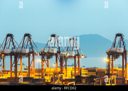 Port industriel à l'aube,Shanghai,Chine. Banque D'Images