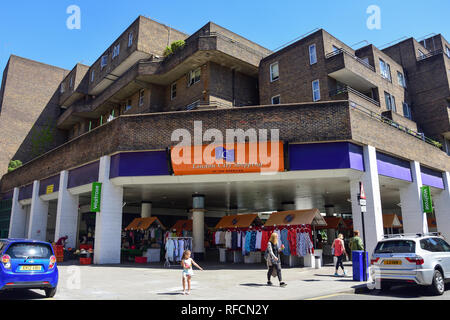 Entrée de London City Shopping (LCS) au Barbican, Whitecross Street, Barbican, City of London, Greater London, Angleterre, Royaume-Uni Banque D'Images