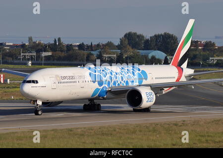 Unis d'un Boeing 777-300ER6-ENI À EXPO 2020 Dubaï marquages. Banque D'Images