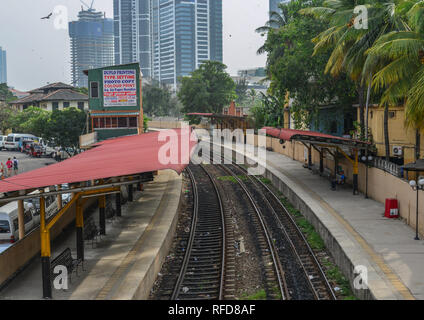 Colombo, Sri Lanka - Dec 12, 2018. Gare à Colombo, Sri Lanka. Le réseau ferroviaire du Sri Lanka est 1 508 km de 1 676 mm. Banque D'Images