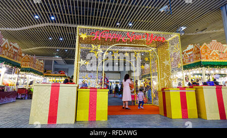 Bangkok, Thaïlande - 24 Déc., 2018. Décorations du Nouvel An lunaire à MBK Mall à Bangkok, Thaïlande. Bangkok est la capitale de la Thaïlande, avec une population de Banque D'Images