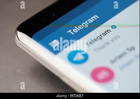 New York, USA - 24 janvier 2019 : Telegram messenger menu sur écran de l'appareil pixelisées vue rapprochée Banque D'Images