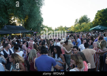 Westergasterrain nuit salsa, Amsterdam, Pays-Bas Banque D'Images