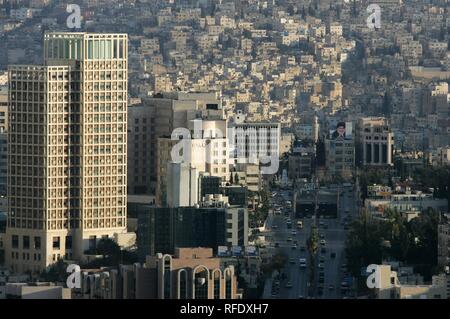 JOR, JORDANIE, Amman : Centre-ville, quartier des affaires, Zahran district. Al Hussein Bin Ali Street, Jebel Amman. | Banque D'Images