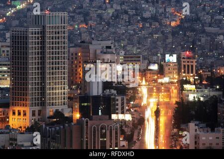 JOR, JORDANIE, Amman : Centre-ville, quartier des affaires, Zahran district. Al Hussein Bin Ali Street, Jebel Amman. | Banque D'Images