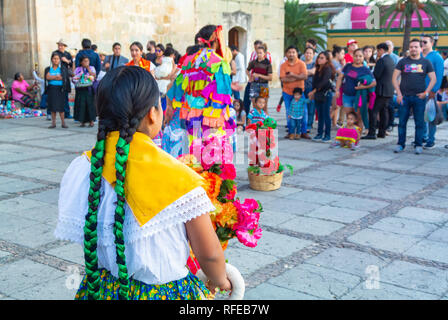 La population locale dans un costume traditionnel, Oaxaca, Mexique Banque D'Images