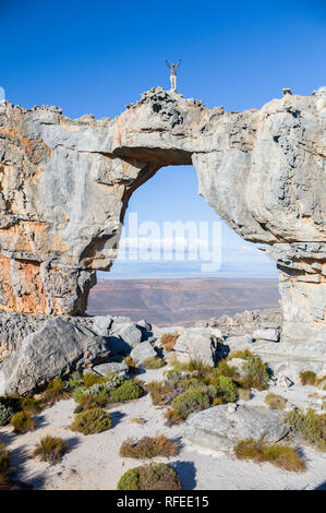 Wolfberg Mountain dans le Cederberg Wilderness Area est le foyer d'une randonnée ou randonnée sentier qui mène à travers les fissures de Wolfberg célèbre Wolfberg Arch. Banque D'Images