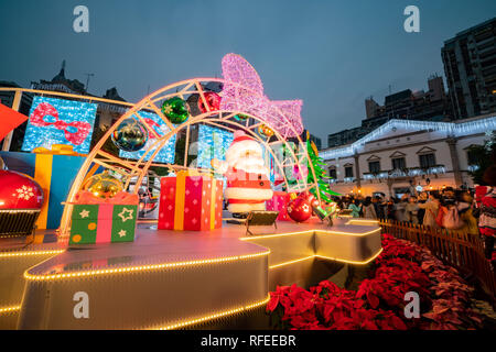 Macao, DEC 24 : vue de la nuit de la célèbre Place Senado avec décoration de Noël le Déc 24, 2018 à Macao Banque D'Images