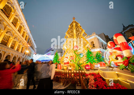 Macao, DEC 24 : vue de la nuit de la célèbre Place Senado avec décoration de Noël le Déc 24, 2018 à Macao Banque D'Images