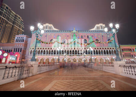 Macao, DEC 24 : vue de la nuit du célèbre casino Macao vénitien avec une belle réflexion sur le DEC 24, 2018 à Macao Banque D'Images