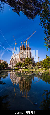 Travaux en cours à l'église Sagrada Familia, Antoni Gaudis travail le plus célèbre, encore en construction et devrait être achevé en 2026 Banque D'Images