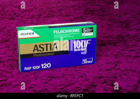 Fujifilm Fuji Film Dia Fujichrome Astia 100F E6 appareil photo moyen format film Diapositive Banque D'Images