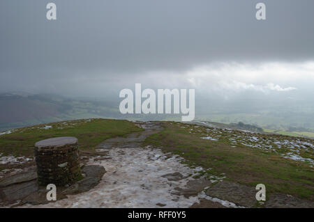 Perdre espoir, Hill Valley, Peak District, Derbyshire, Royaume-Uni Banque D'Images