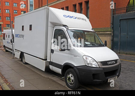 GeoAmey Secure Prisoner transport and Custody services, à l'extérieur de Manchester Crown court, Minshull Street, Angleterre, Royaume-Uni, M1 3ED Banque D'Images