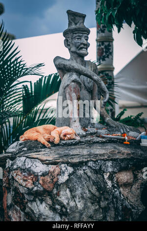 Bangkok, Thaïlande, 12.14.18 : statue dans le Grand Palais Banque D'Images