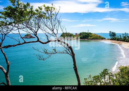 Plage tropicale du Parc National de Ko Lanta, Krabi, Thaïlande Banque D'Images