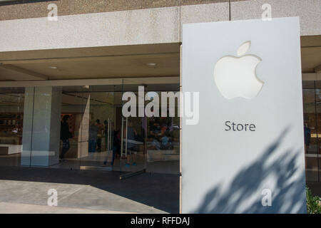 L'Apple Store au campus d'entreprise en silicone valley, une boucle de l'infini Banque D'Images