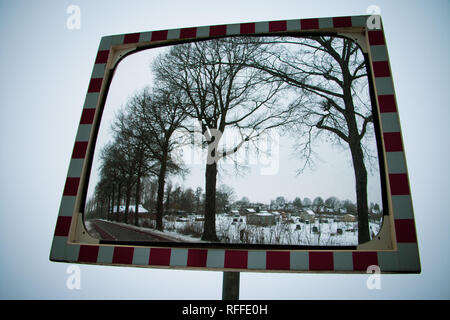 Miroirs signer aux Pays-Bas en hiver Banque D'Images