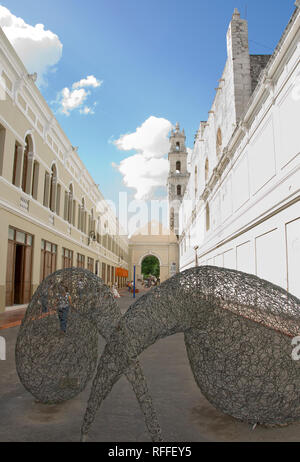 Le Mexique, Merida - Jan 15 2007 : fil sculpture dans la cour de la Museo Fernando Garcia, Ponce-Macay le seul musée d'Art moderne dans le Yucatan Banque D'Images