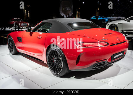 Bruxelles - Jan 18, 2019 : Mercedes-AMG GT C Roadster voiture de sport en vedette à la 97ème Salon Automobile de Bruxelles 2019 Autosalon. Banque D'Images