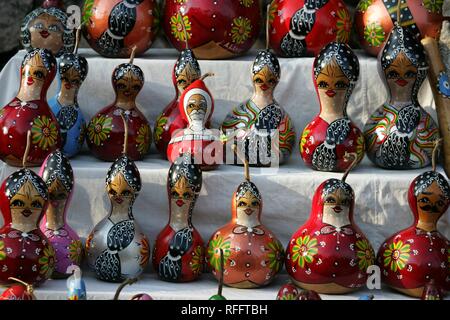 TUR, Turquie, Alanya : Riviera Turque. Boutiques de souvenirs à l'Ic Fort Kale, au-dessus de la ville d'Alanya. Peint, citrouilles séchées Banque D'Images