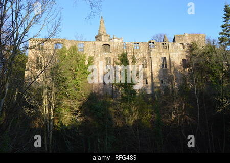 Dunfermline Abbey avec Palace mur sur un beau jour de décembre, Fife, Scotland Banque D'Images