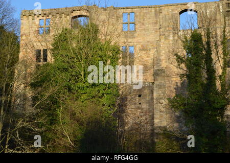 Dunfermline Abbey avec Palace mur sur un beau jour de décembre, Fife, Scotland Banque D'Images