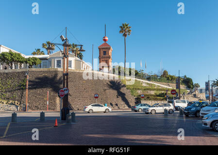 CAPE TOWN, AFRIQUE DU SUD, le 9 août 2018 : Le temps historique-ball tower au Victoria and Alfred Waterfront à Cape Town dans la province du Cap occidental. Banque D'Images