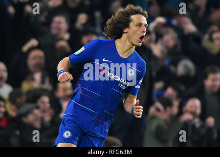 LONDON, UK 24 janvier défenseur Chelsea David Luiz fête marquant la mort durant la gagnante Carabao Cup match entre Chelsea et Tottenham Hotspur à Stamford Bridge, Londres jeudi 24 janvier 2019. (Photo crédit : MI News & Sport) Banque D'Images