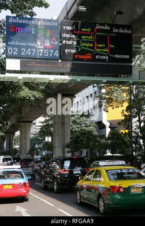 THA Thaïlande Bangkok Centre Ville Rushhour Embouteillage. | Banque D'Images