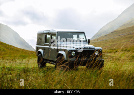 Un Land rover et spot de camping sauvage en Ecosse Banque D'Images