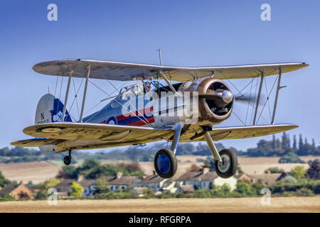 The Fighter Collection's 1939 Gloster Gladiator II G-content/N5903 en photo de décoller dans des conditions idéales à Duxford en 2016. Banque D'Images