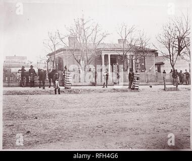 Quartier général du général Sherman ou Thomas, Chattanooga. Artiste : George N. Barnard (Américain, 1819-1902). Ancienne Attribution : autrefois attribués à Mathew B. Brady (Américain, né en Irlande, 1823 ?-1896) de New York. Date : ca. 1864. Musée : Metropolitan Museum of Art, New York, USA. Banque D'Images