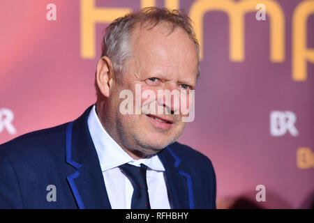 Munich, Allemagne. 25 Jan, 2019. Axel MILBERG (acteur) image unique, seul motif, portrait, portraits, portrait Bayerischer Filmpreis 2018-Tapis Rouge, tapis rouge, 25.01.2019 au Prinzregententheater à Munich. Utilisation dans le monde entier | Credit : dpa/Alamy Live News Banque D'Images