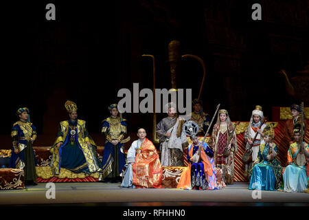 Washington DC, USA. 25 janvier, 2019. Artistes jouent pendant les 'un concert dans le théâtre chinois -- le pèlerinage de Xuanzang' au Kennedy Center à Washington, DC, États-Unis, le 25 janvier 2019. "Un concert dans le théâtre chinois -- le pèlerinage de Xuanzang' a été chaleureusement reçu au cours de sa première américaine au Kennedy Center à Washington, DC le vendredi soir. Source : Xinhua/Alamy Live News Banque D'Images