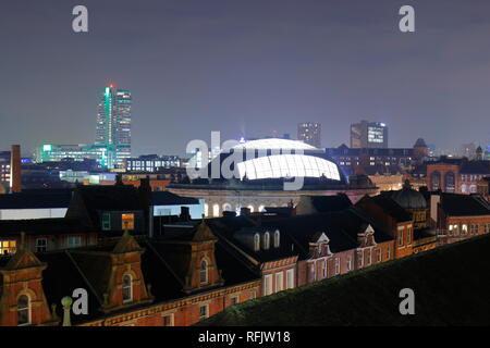 Leeds City skyline avec Bridgewater Place et le dôme victorien Corn Exchange Banque D'Images