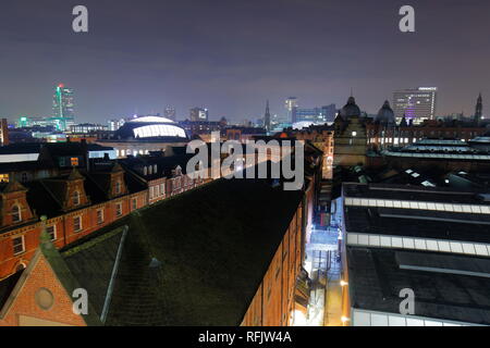 Leeds City skyline avec Bridgewater Place et le dôme victorien Corn Exchange Banque D'Images