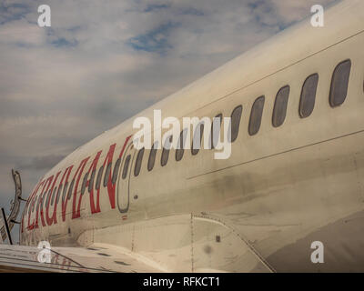 Iquitos, Pérou - Décembre 07, 2018 : ligne de la windows sur l'avion de ligne péruvien. Amérique du Sud, Amérique Latine Banque D'Images