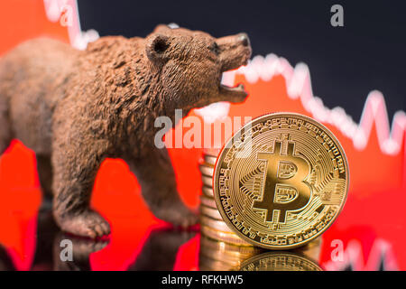 Avec une carte rouge Bitcoin drop. Crash : tendance du marché de l'ours et de concept. Banque D'Images